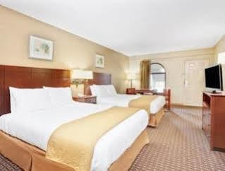 Days & By Wyndham South Atlanta Stockbridge